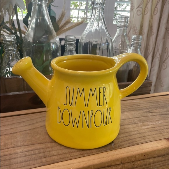 NEW RAE DUNN YELLOW “SUMMER DOWNPOUR” CERAMIC WATERING CAN - Picture 6 of 6